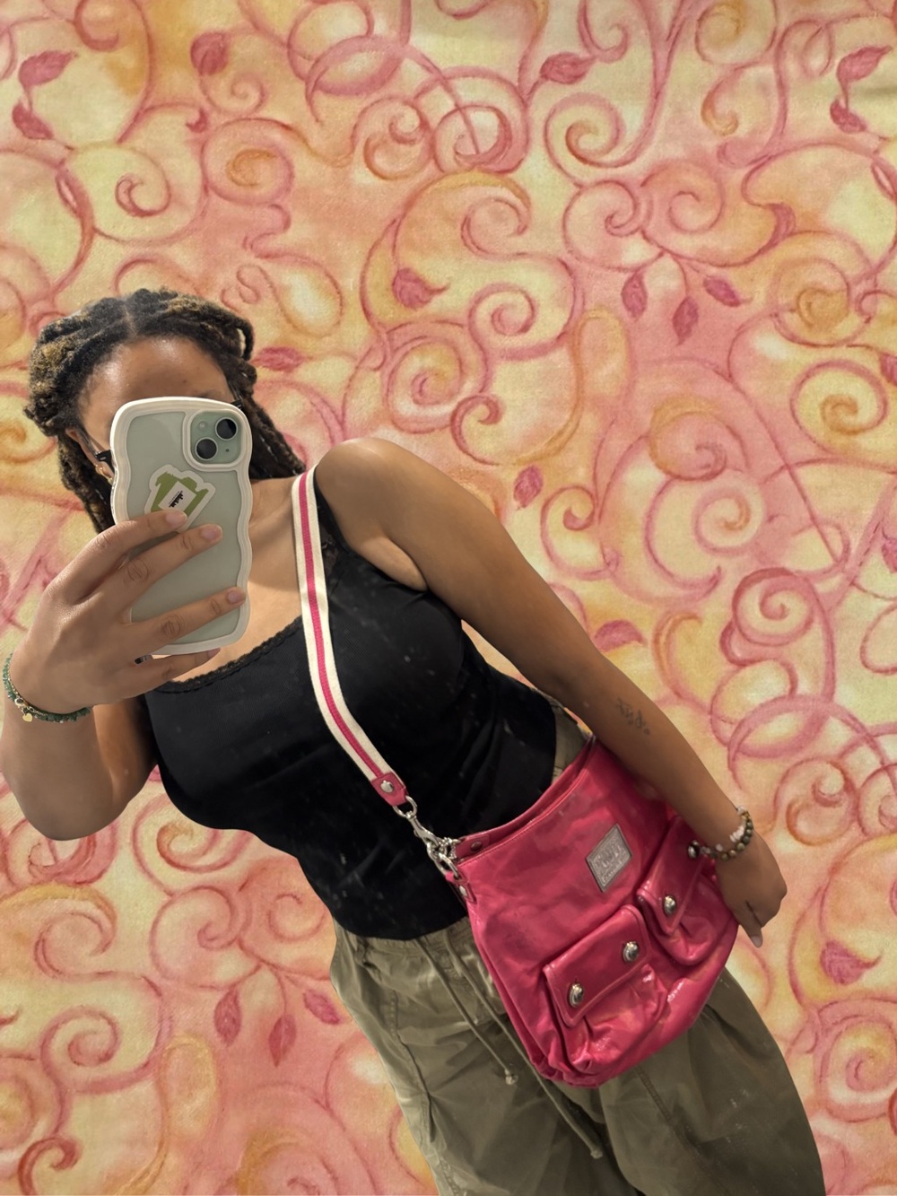 Pink Coach Poppy Collection - Picture 4 of 5